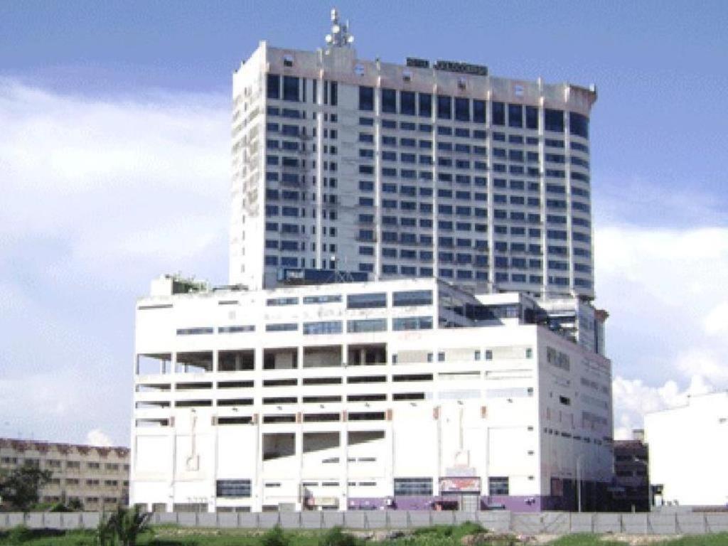 Gocos Hotel Кланг Екстериор снимка