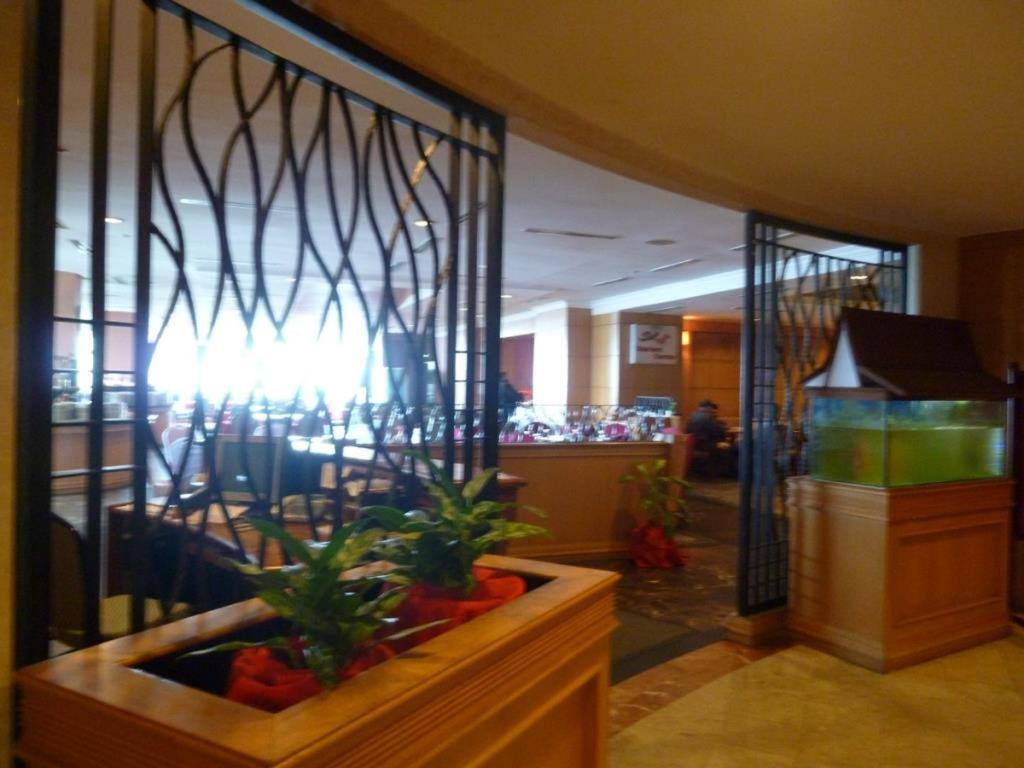 Gocos Hotel Кланг Екстериор снимка